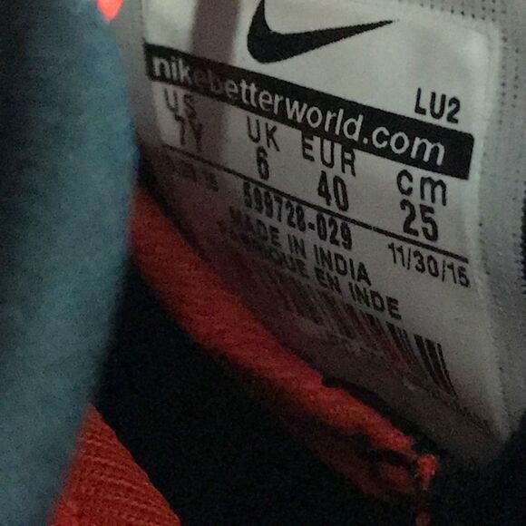 Nike Roshe One Black Athletic Running Shoes 599728-029 Women’s Size 8.5 (7Y) - Picture 11 of 12